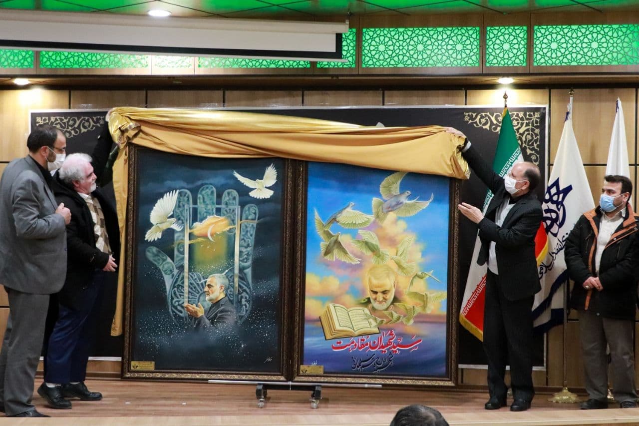 آئین رونمایی از دو اثر هنری سردار سلیمانی برگزار شد