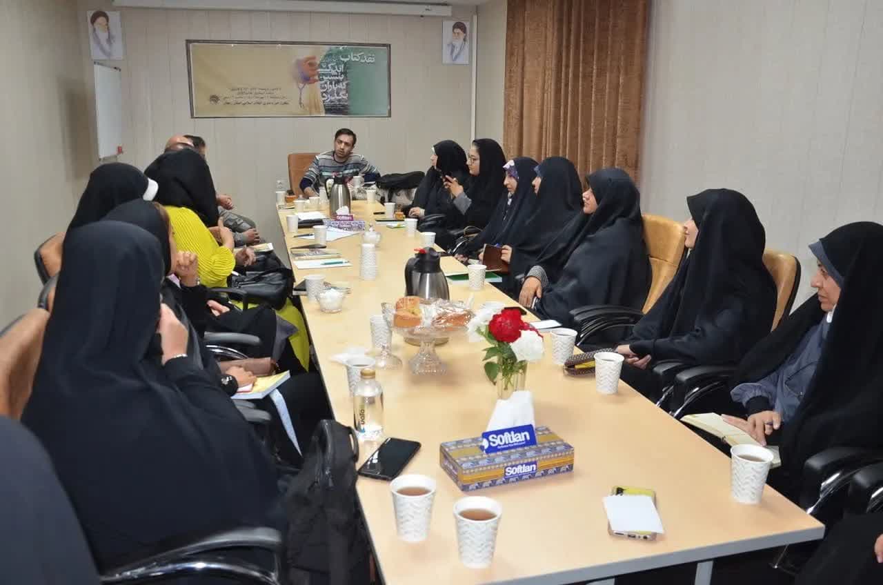 اندکی بنشین که باران بگذرد نقد شد