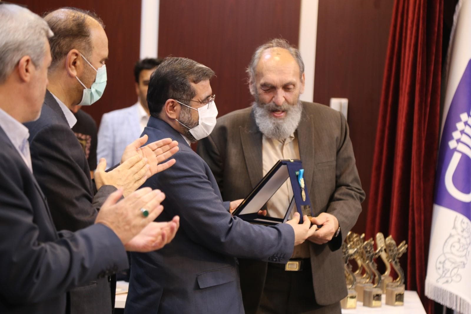 تجلیل از مقام هنری محمود نظرعلیان بازیگر تلویزیون، سینما و تئاتر در تبریز