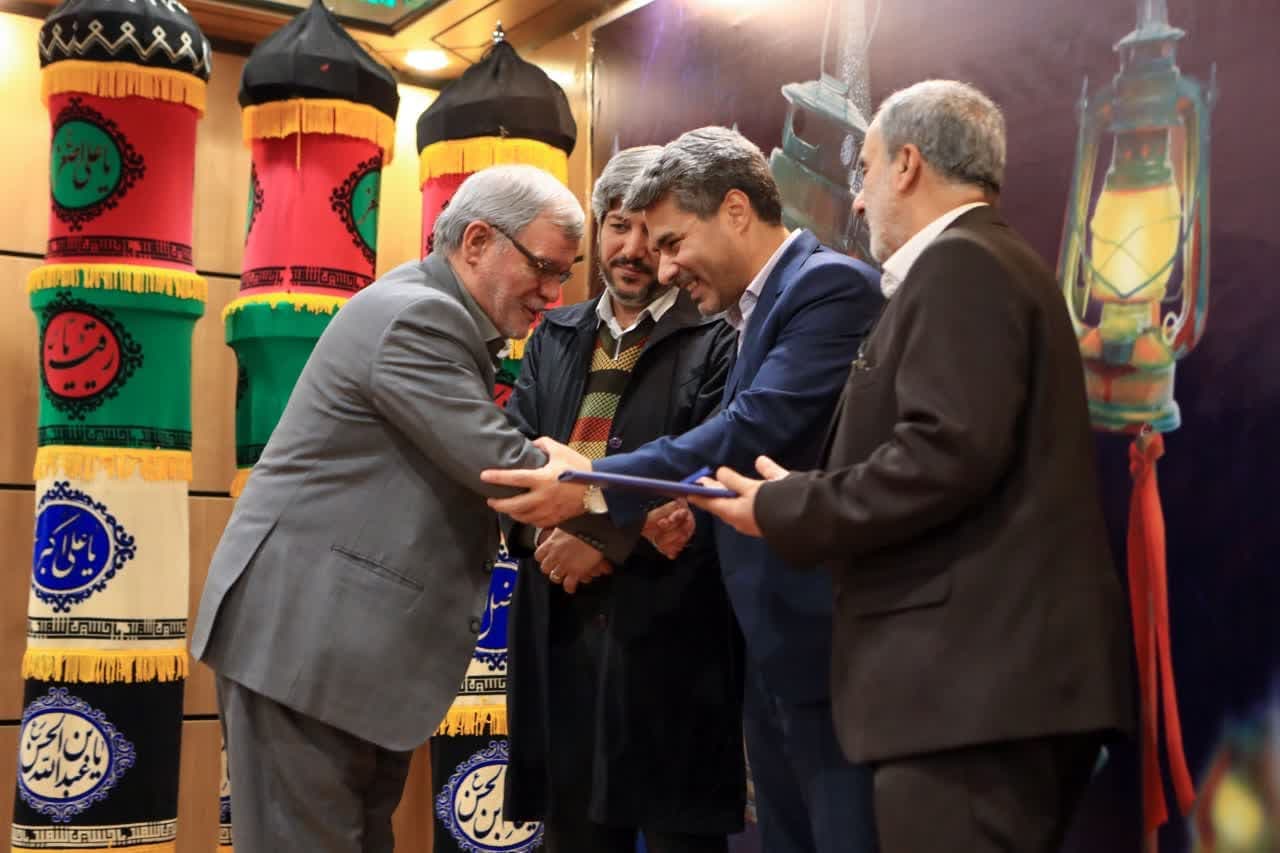 نخستین سوگواره ملی شعر آئینی «خورشید ضمیران» در قاب تصویر