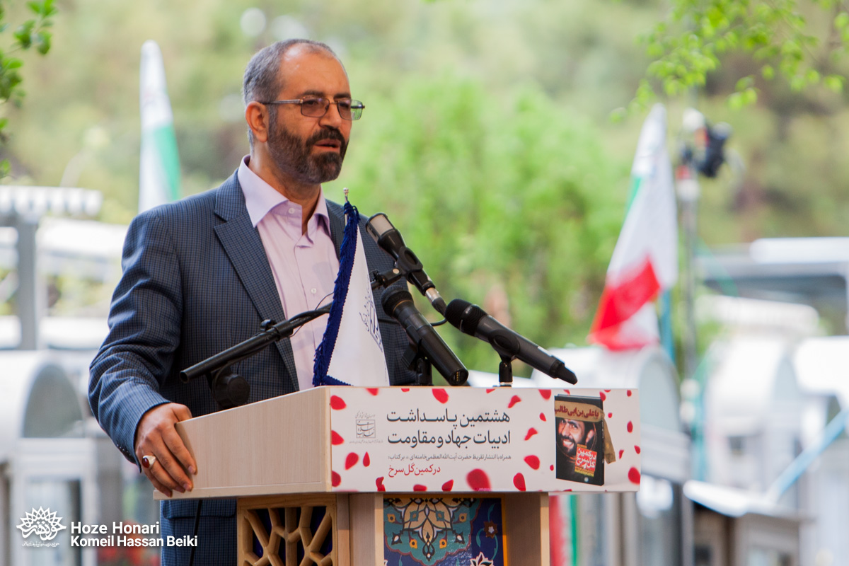 مومنی‌شریف: قهرمانان دفاع مقدس غیرممکن‌ها را ممکن کردند