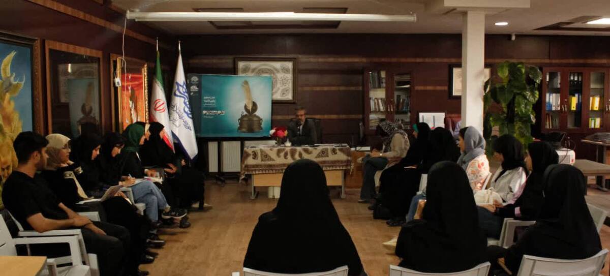 تأکید بر نقش اسطوره و قصه در شکل‌گیری ذهن انسان